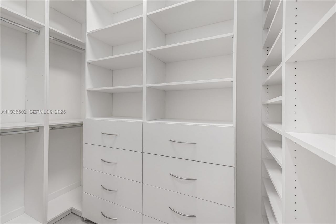 1030 NE 121st St , Biscayne Park, FL 33161 Photo