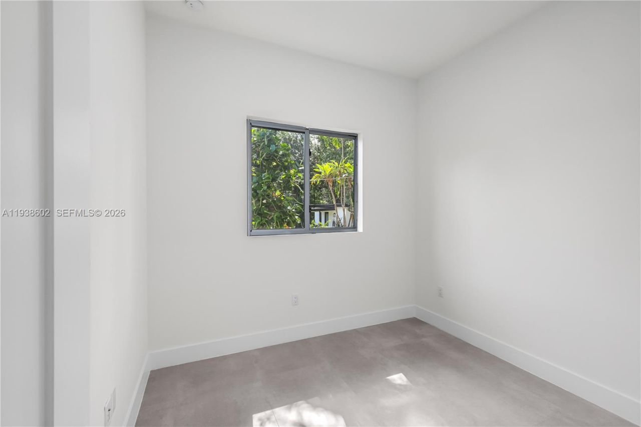 1030 NE 121st St, Biscayne Park, FL 33161 Photo