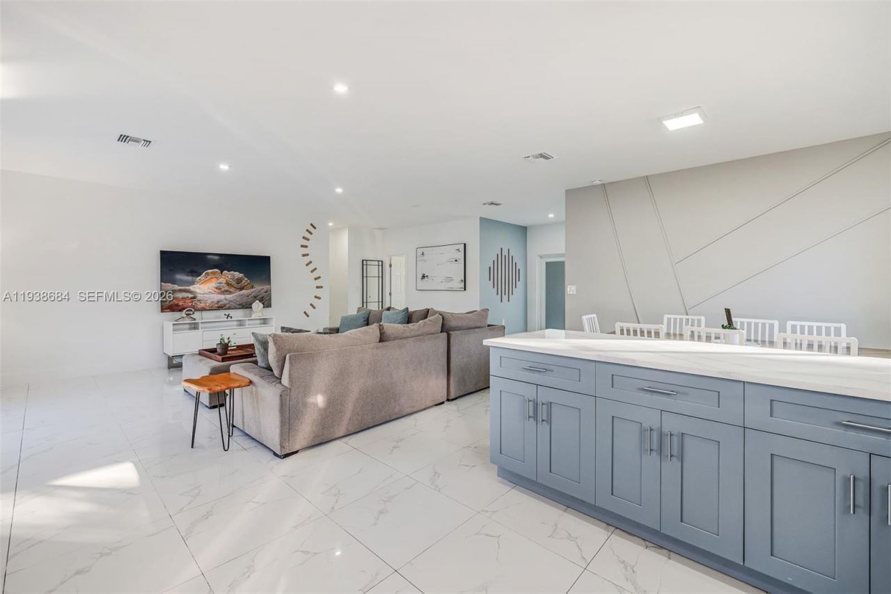 10245 SW 212th St, Cutler Bay, FL 33189 Photo