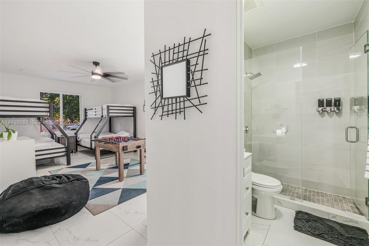 10245 SW 212th St, Cutler Bay, FL 33189 Photo