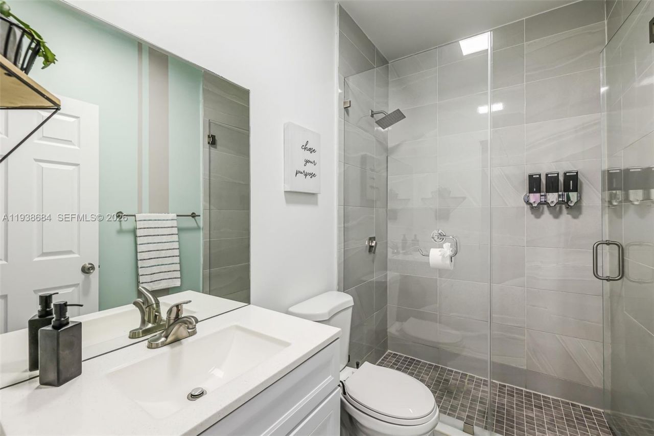 10245 SW 212th St, Cutler Bay, FL 33189 Photo