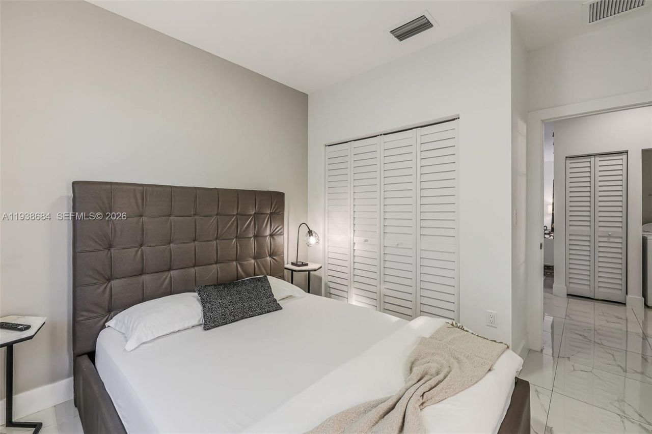 10245 SW 212th St, Cutler Bay, FL 33189 Photo