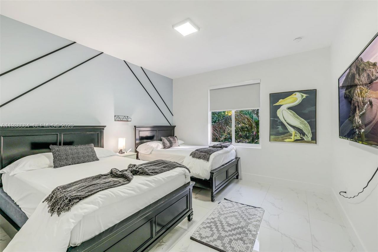 10245 SW 212th St, Cutler Bay, FL 33189 Photo