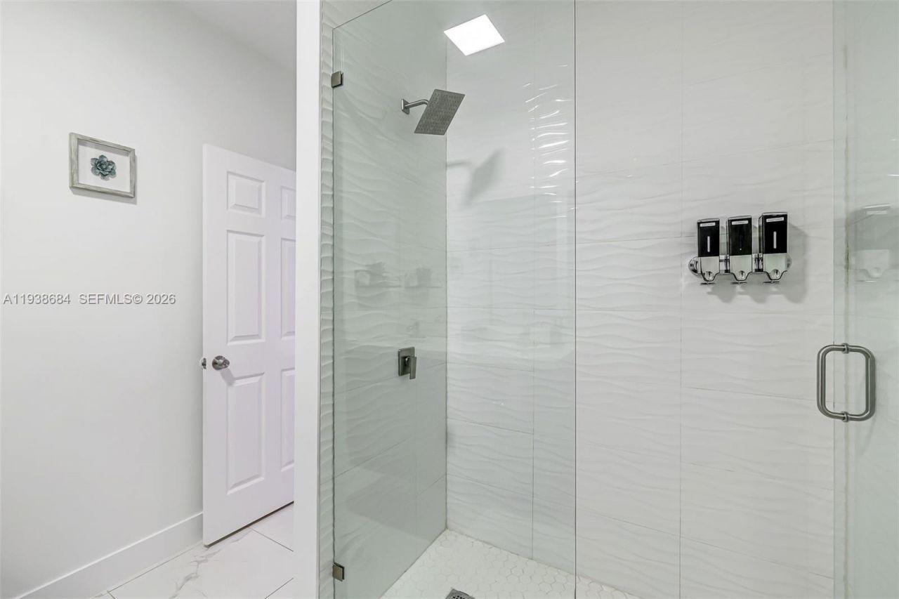 10245 SW 212th St, Cutler Bay, FL 33189 Photo