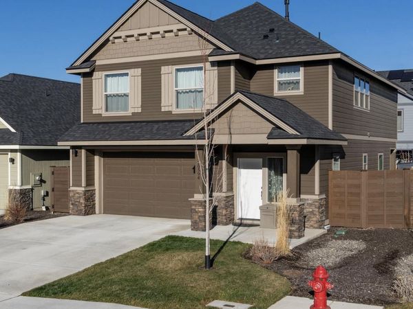 20594 SE Slate Avenue, Bend, OR 97702