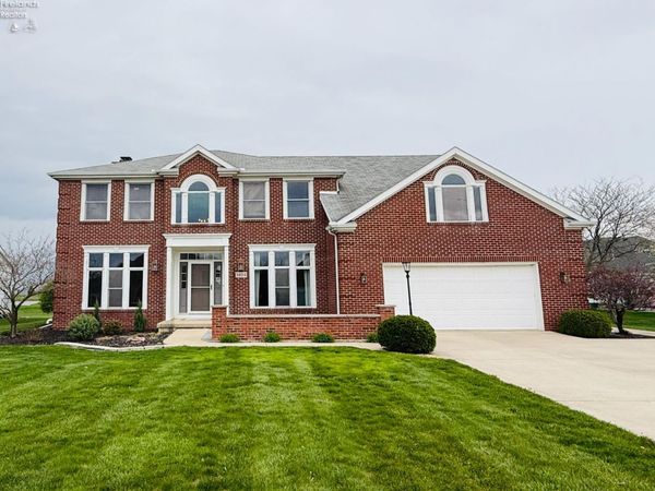 1404 Muirfield Drive, Bowling Green, OH 43402