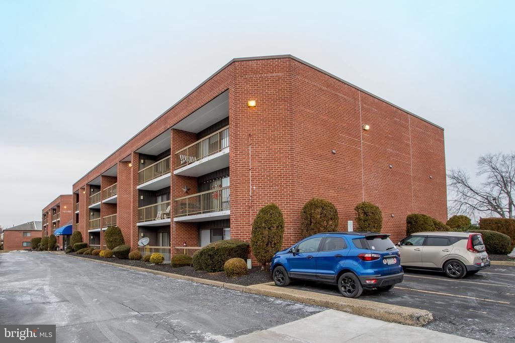 2131 00 Welsh Road, Unit 207, Philadelphia, PA 19115 Main Photo