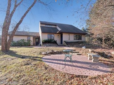 13875 Neal Road, Springfield Twp, MI 48350