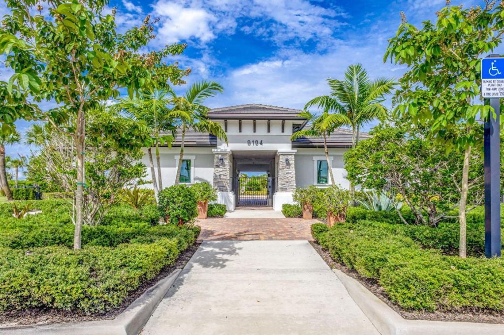 9218 Balsamo Drive, Palm Beach Gardens, FL 33412 Photo