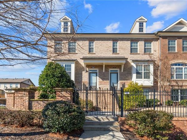 1002 Township Square, Alpharetta, GA 30022