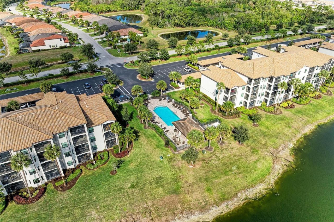 17006 Vardon Terrace, Unit 206, Lakewood Ranch, FL 34211 Photo