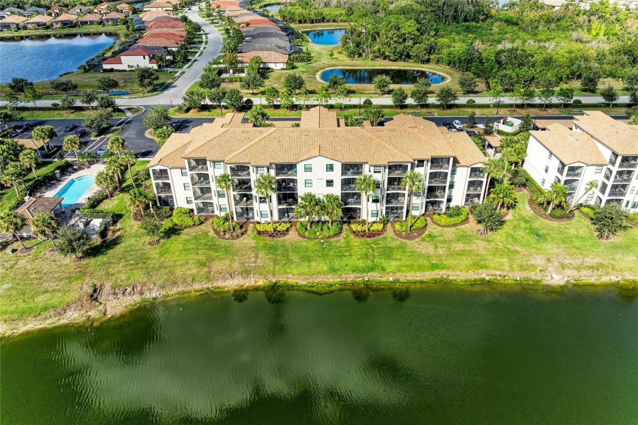 17006 Vardon Terrace, Unit 206, Lakewood Ranch, FL 34211 Photo