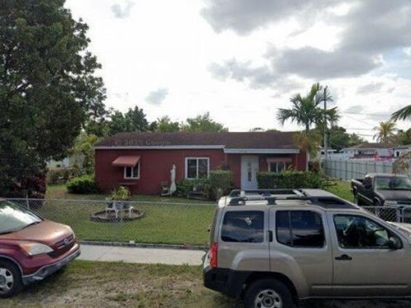 14740 Polk St, Miami, FL 33176