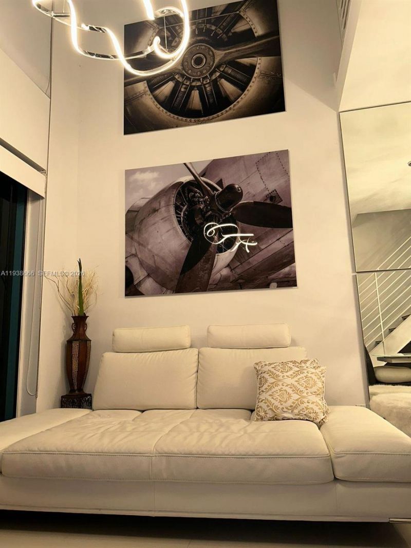 60 SW 13th St, Unit 2422, Miami, FL 33130 Photo