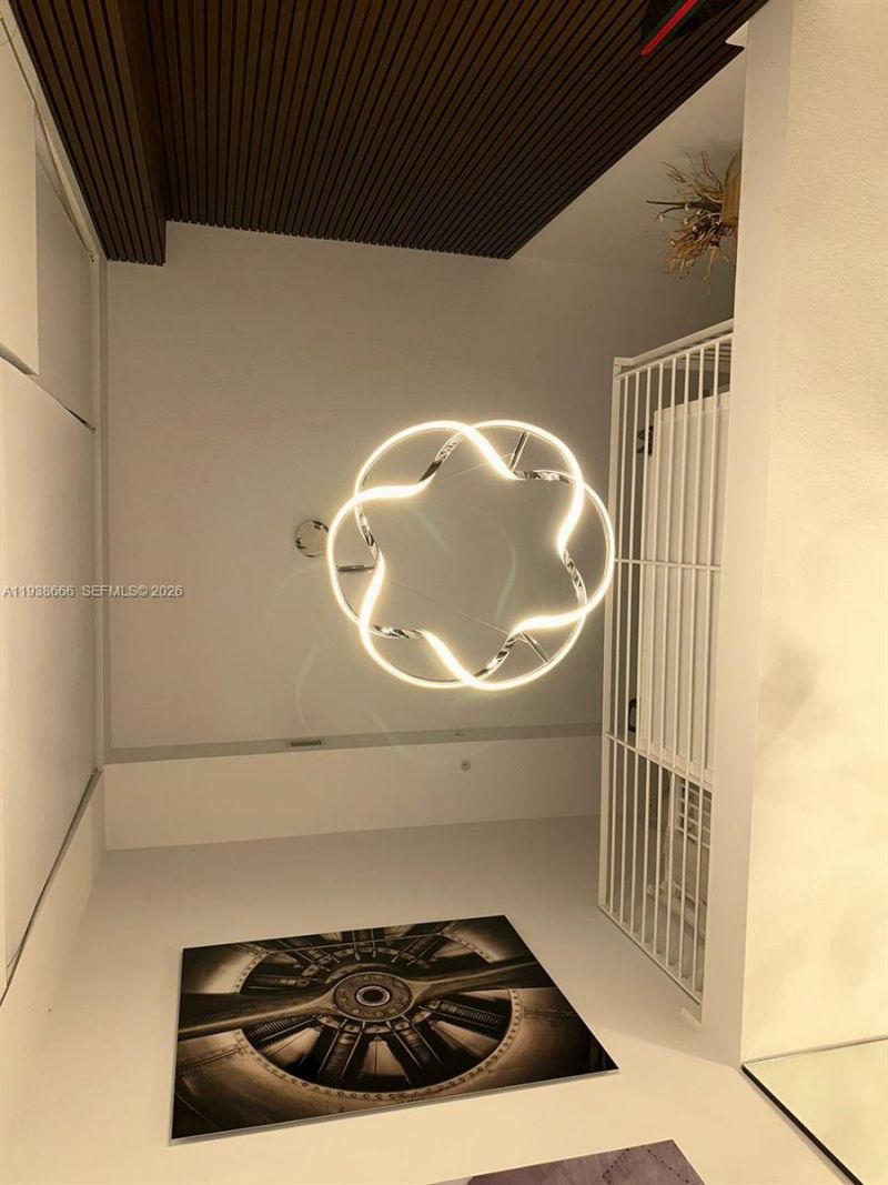 60 SW 13th St, Unit 2422, Miami, FL 33130 Photo