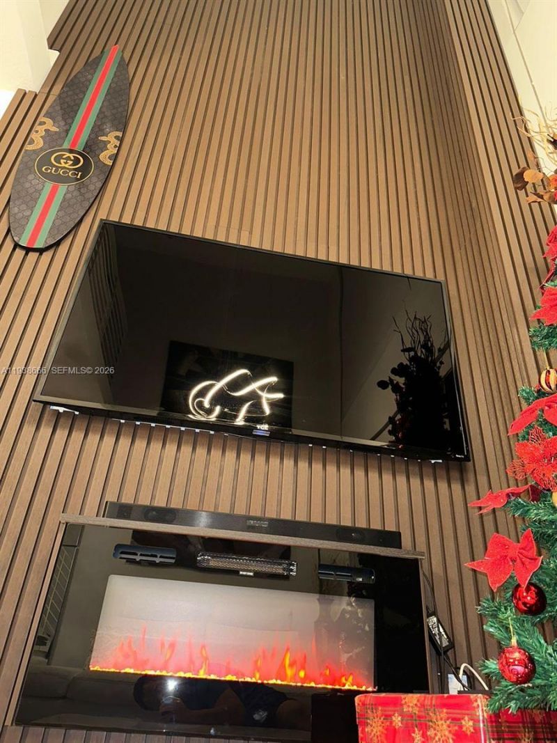 60 SW 13th St, Unit 2422, Miami, FL 33130 Photo