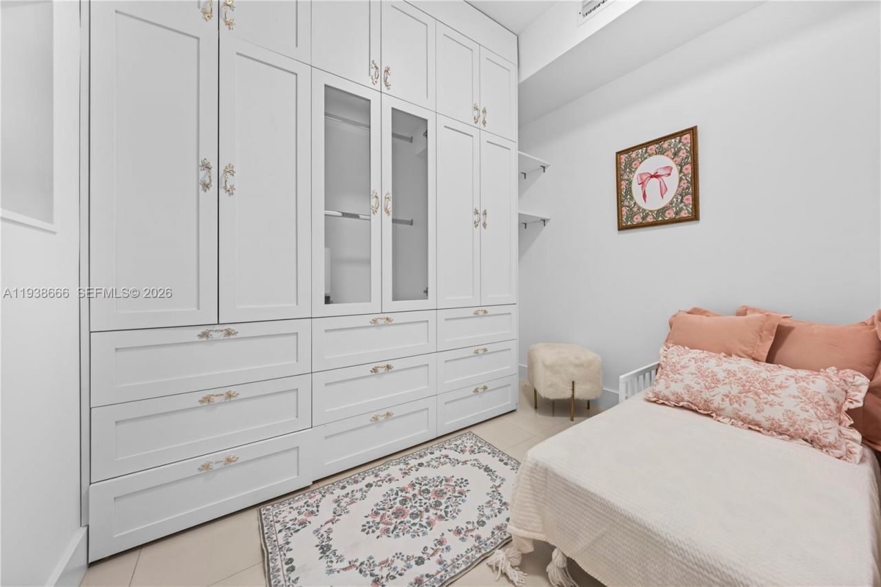 60 SW 13th St, Unit 2422, Miami, FL 33130 Photo