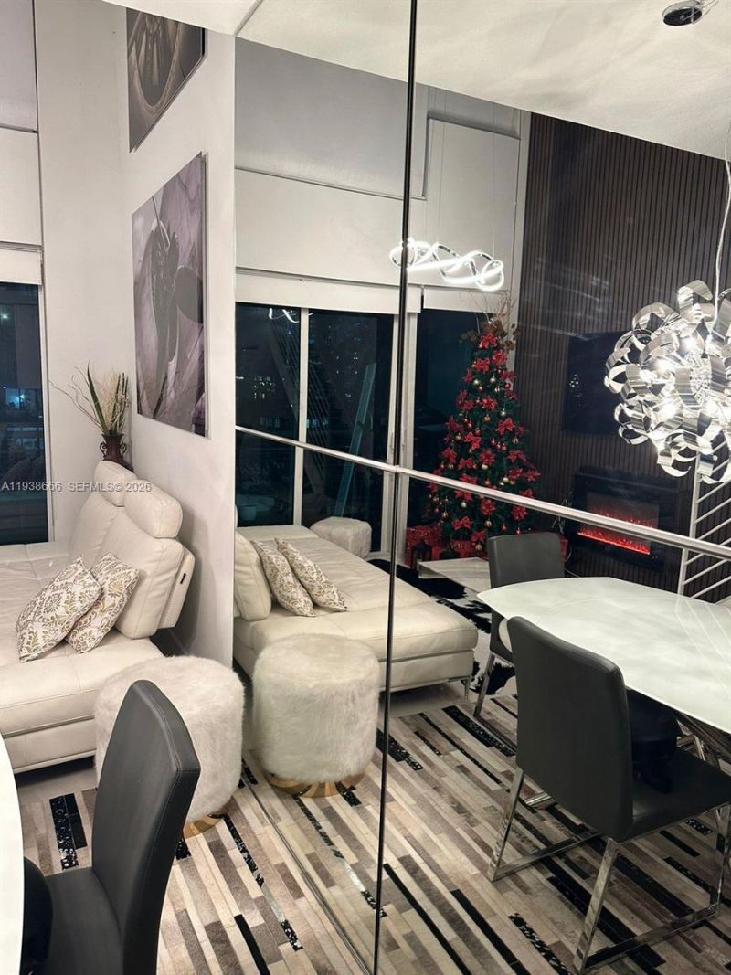 60 SW 13th St, Unit 2422, Miami, FL 33130 Photo