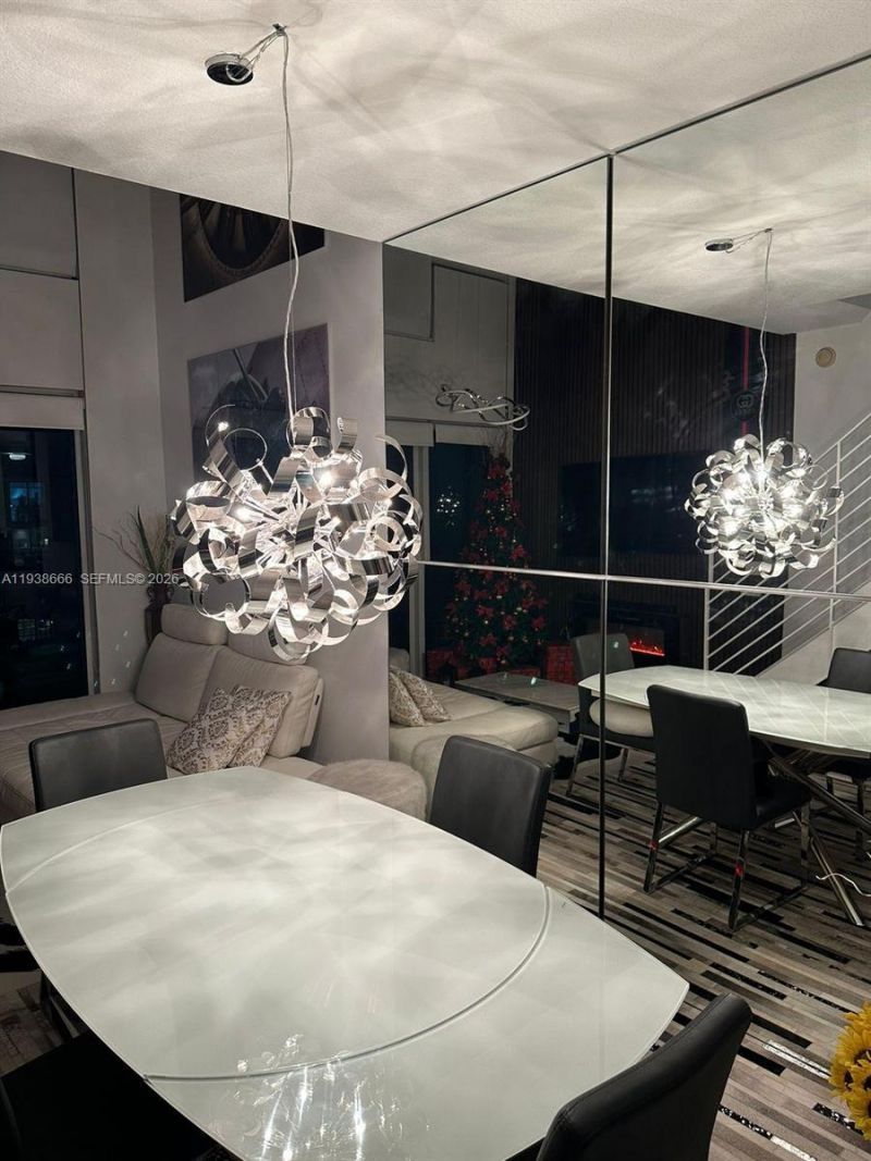 60 SW 13th St, Unit 2422, Miami, FL 33130 Photo