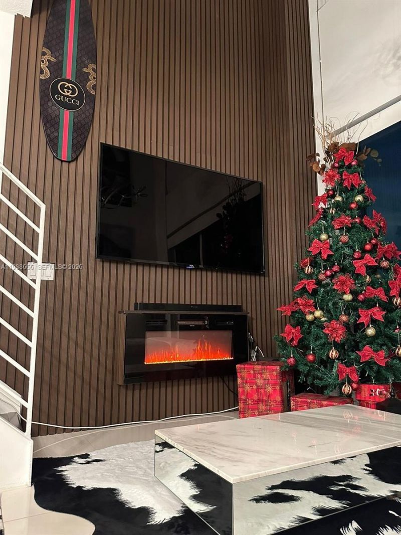 60 SW 13th St, Unit 2422, Miami, FL 33130 Photo