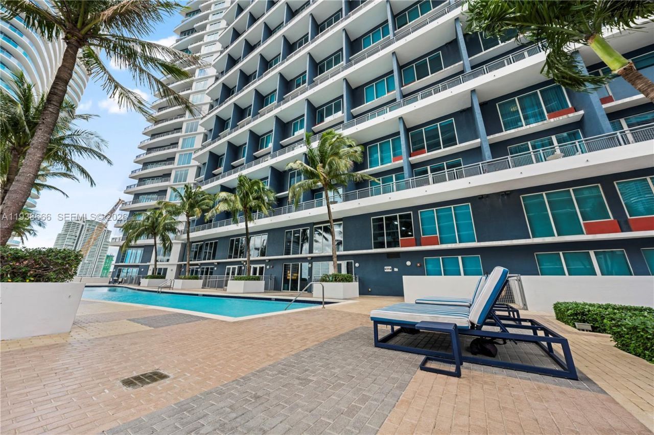 60 SW 13th St, Unit 2422, Miami, FL 33130 Photo