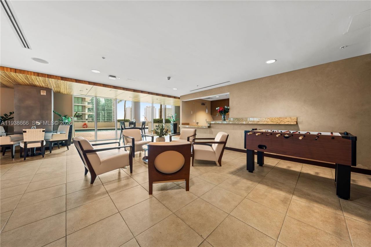 60 SW 13th St, Unit 2422, Miami, FL 33130 Photo