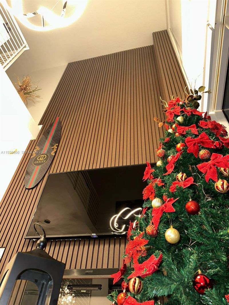 60 SW 13th St, Unit 2422, Miami, FL 33130 Photo