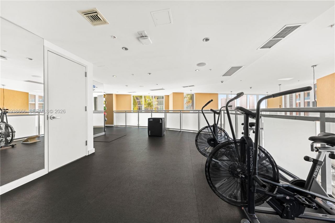 60 SW 13th St, Unit 2422, Miami, FL 33130 Photo