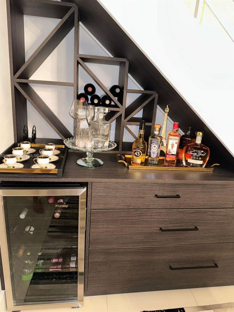 60 SW 13th St, Unit 2422, Miami, FL 33130 Photo