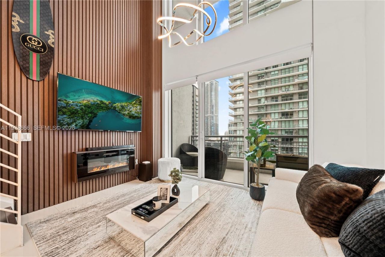 60 SW 13th St, Unit 2422, Miami, FL 33130 Photo