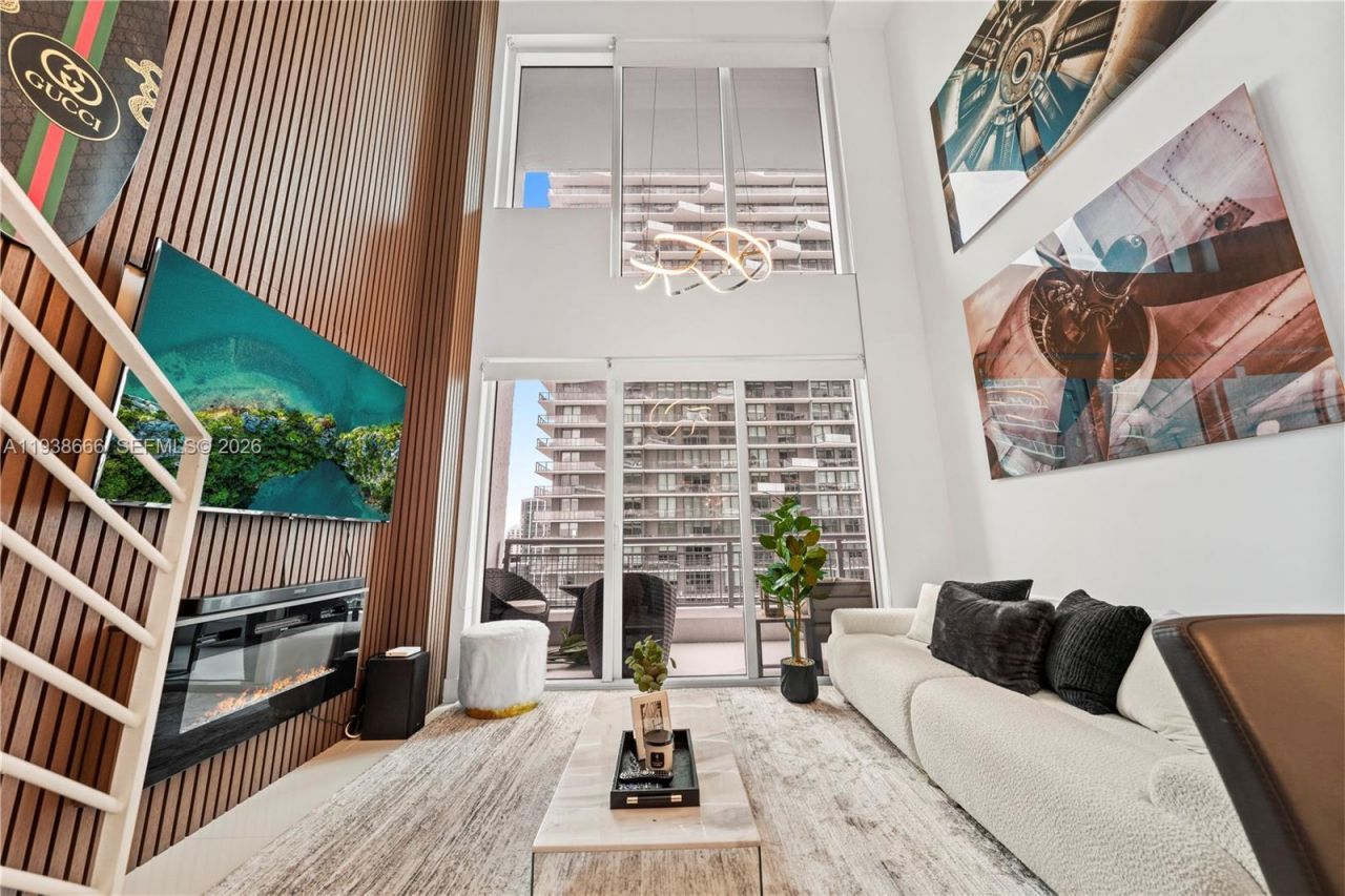 60 SW 13th St, Unit 2422, Miami, FL 33130 Photo