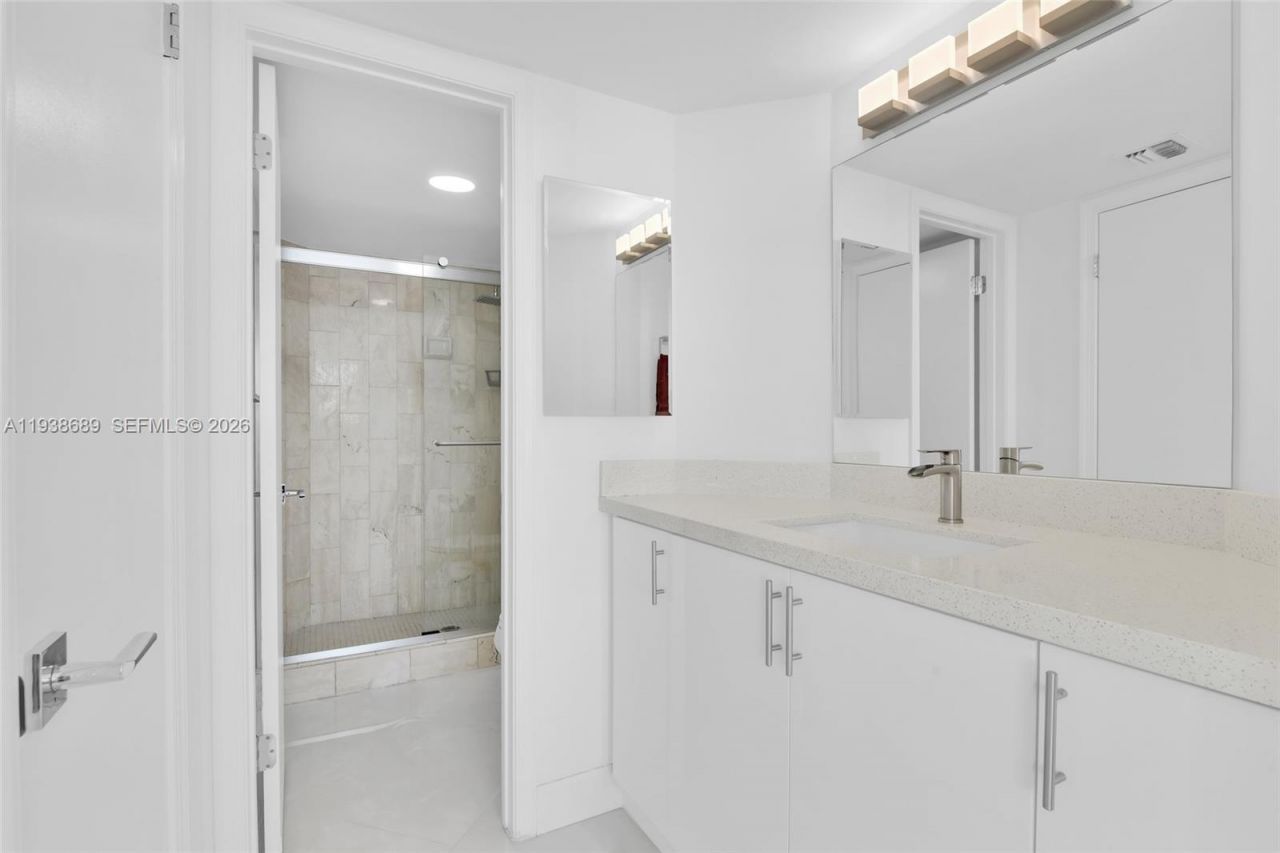 5200 N Ocean Dr, Unit 1105, Singer Island, FL 33404 Photo