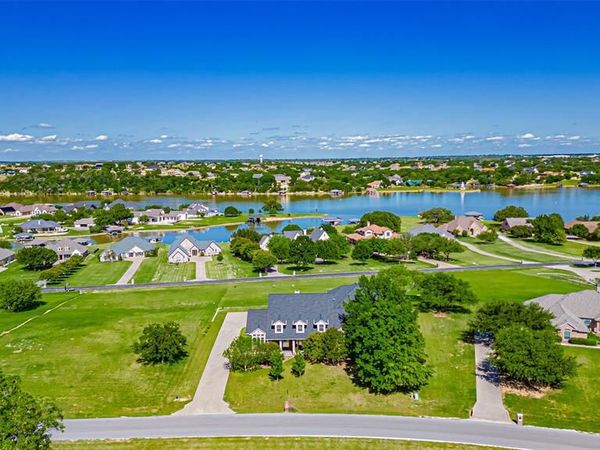 1905 Yucatan Drive, Granbury, TX 76048