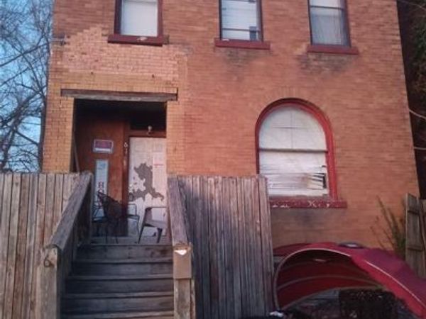 6151 Suburban Avenue, St Louis, MO 63133