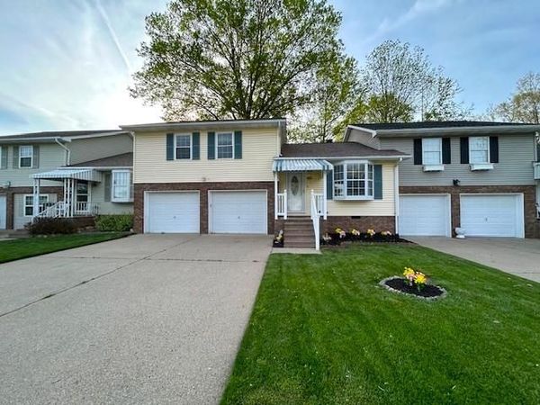 15 Cobblestone Lane, Huntington, WV 25705