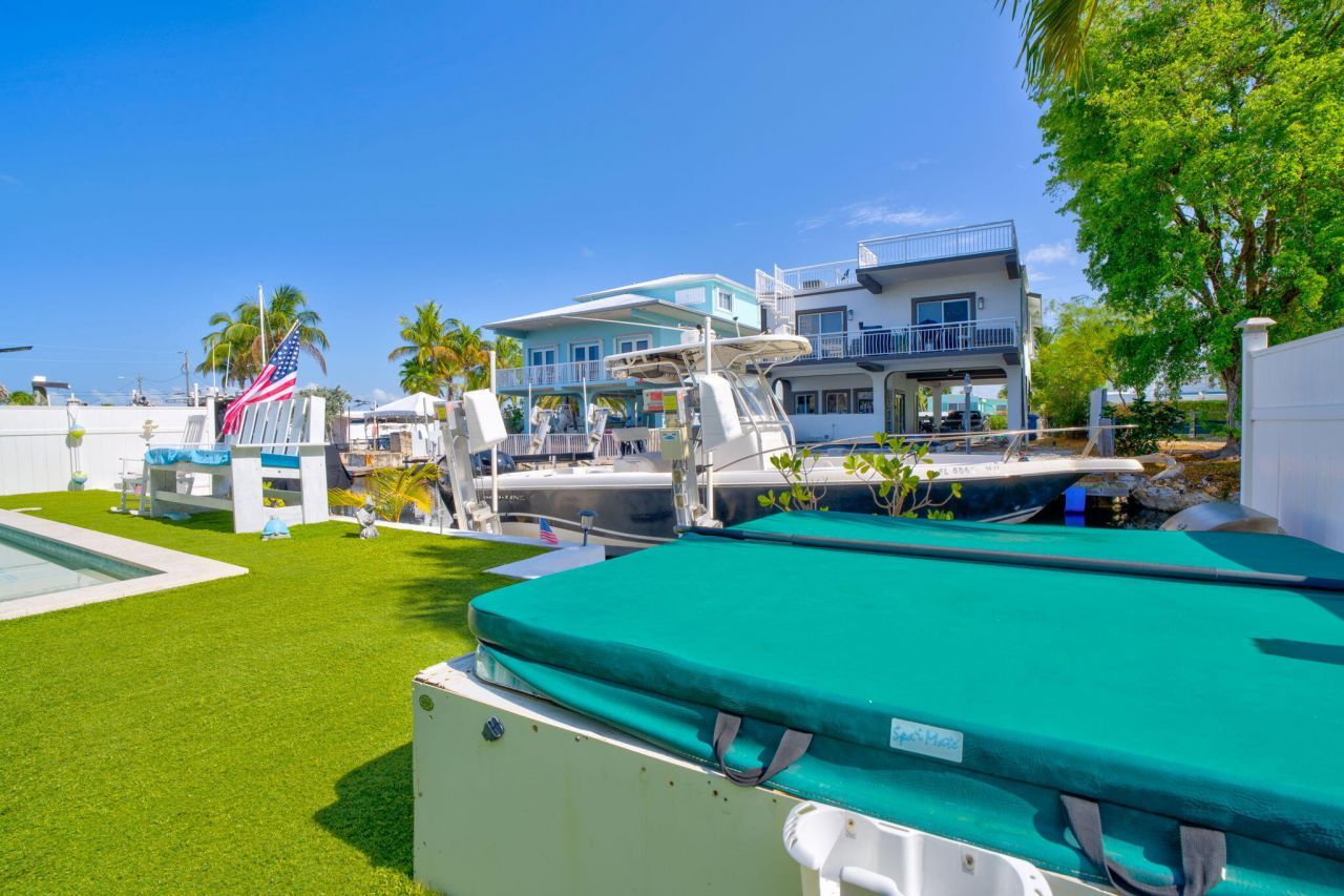 19 Avenue D, Key Largo, FL 33037 Photo