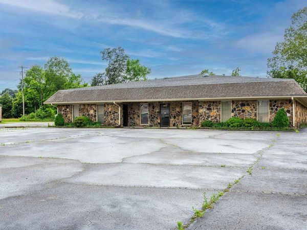 2807 Mall Dr, Florence, AL