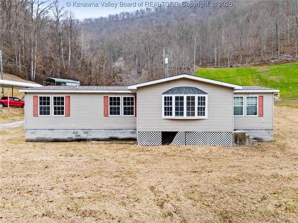 56 Price Petry Road, Madison, WV 25130
