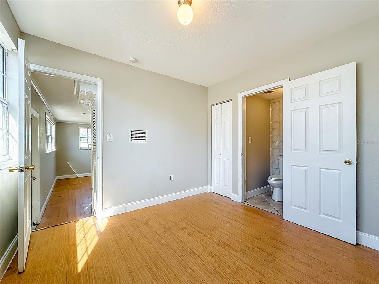 6295 3rd Avenue S, Saint Petersburg, FL 33707 Photo