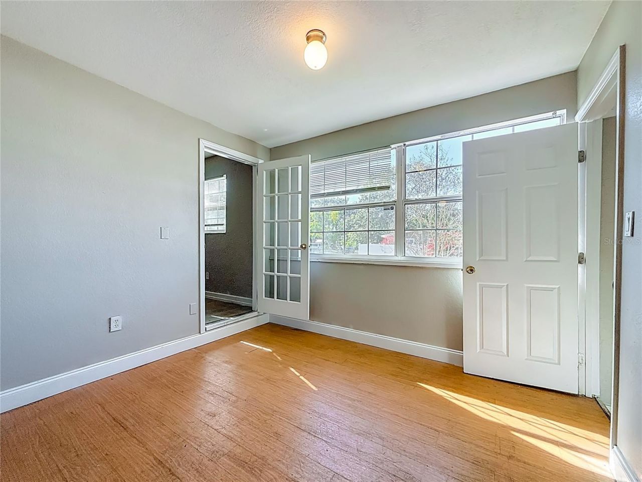 6295 3rd Avenue S, Saint Petersburg, FL 33707 Photo