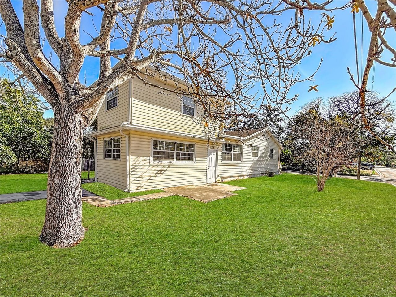 6295 3rd Avenue S, Saint Petersburg, FL 33707 Photo