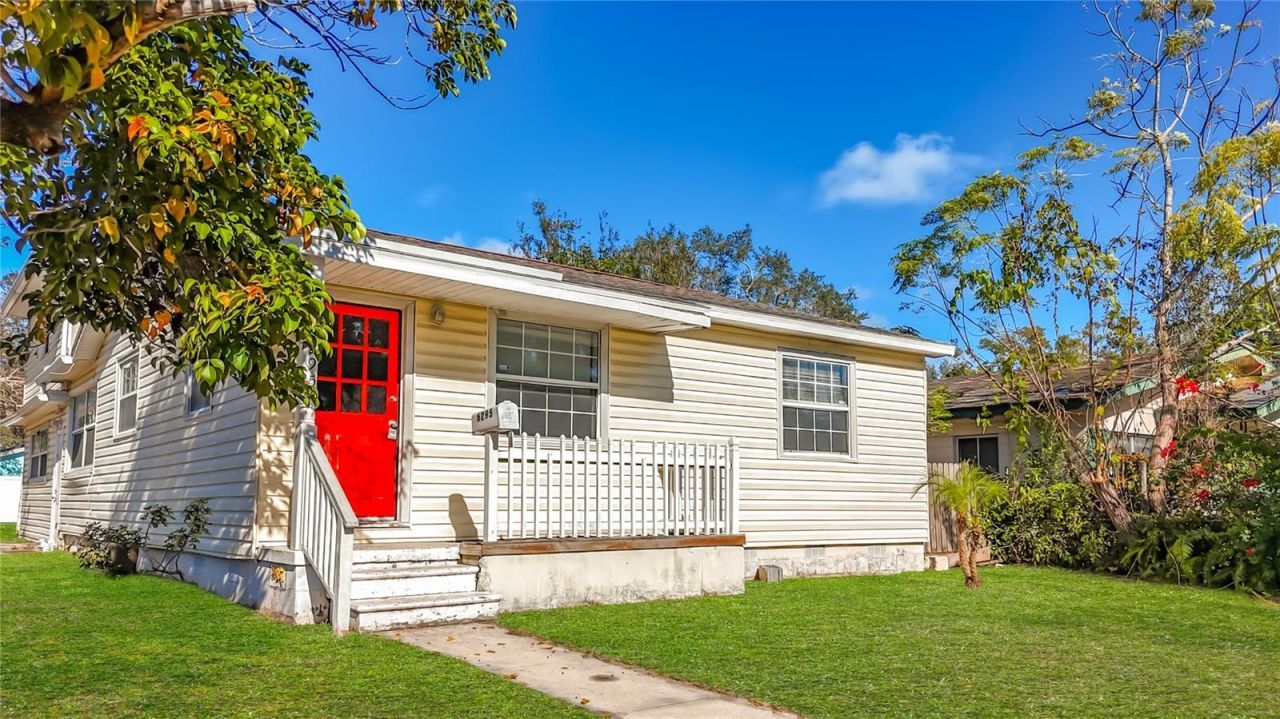 6295 3rd Avenue S, Saint Petersburg, FL 33707 Photo