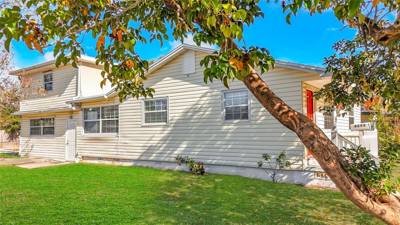 6295 3rd Avenue S, Saint Petersburg, FL 33707 Photo