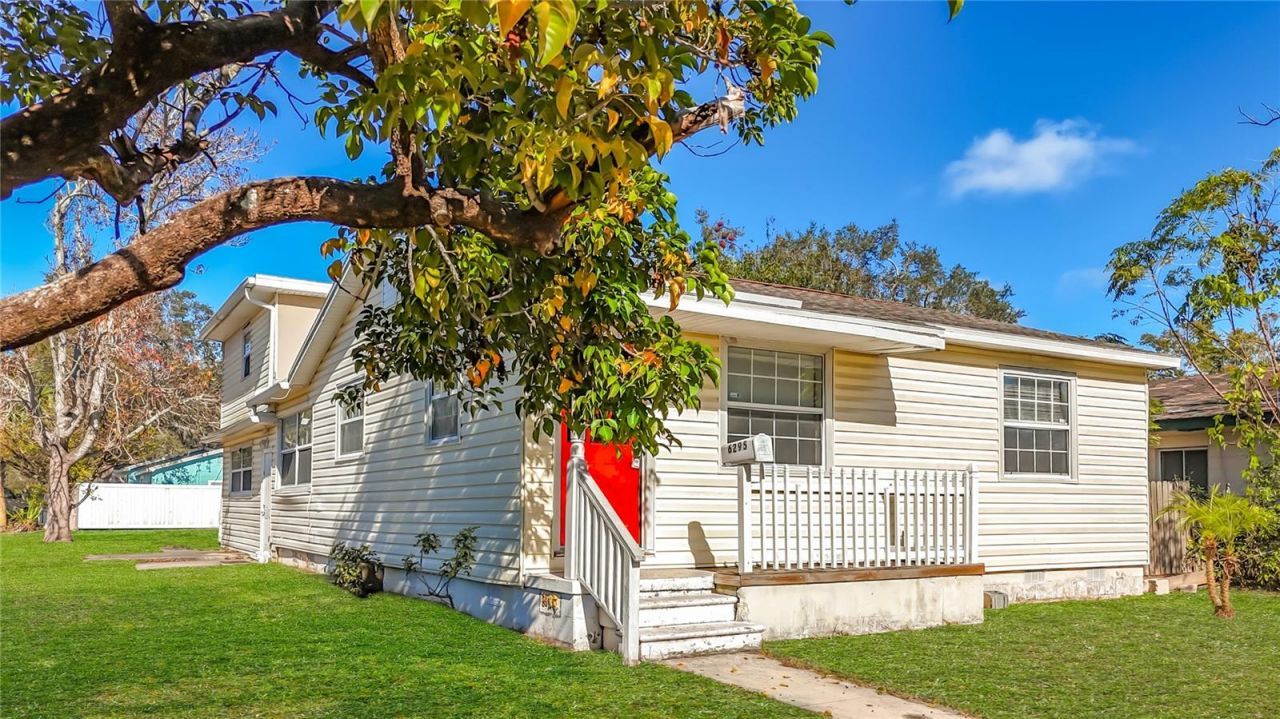 6295 3rd Avenue S, Saint Petersburg, FL 33707 Photo