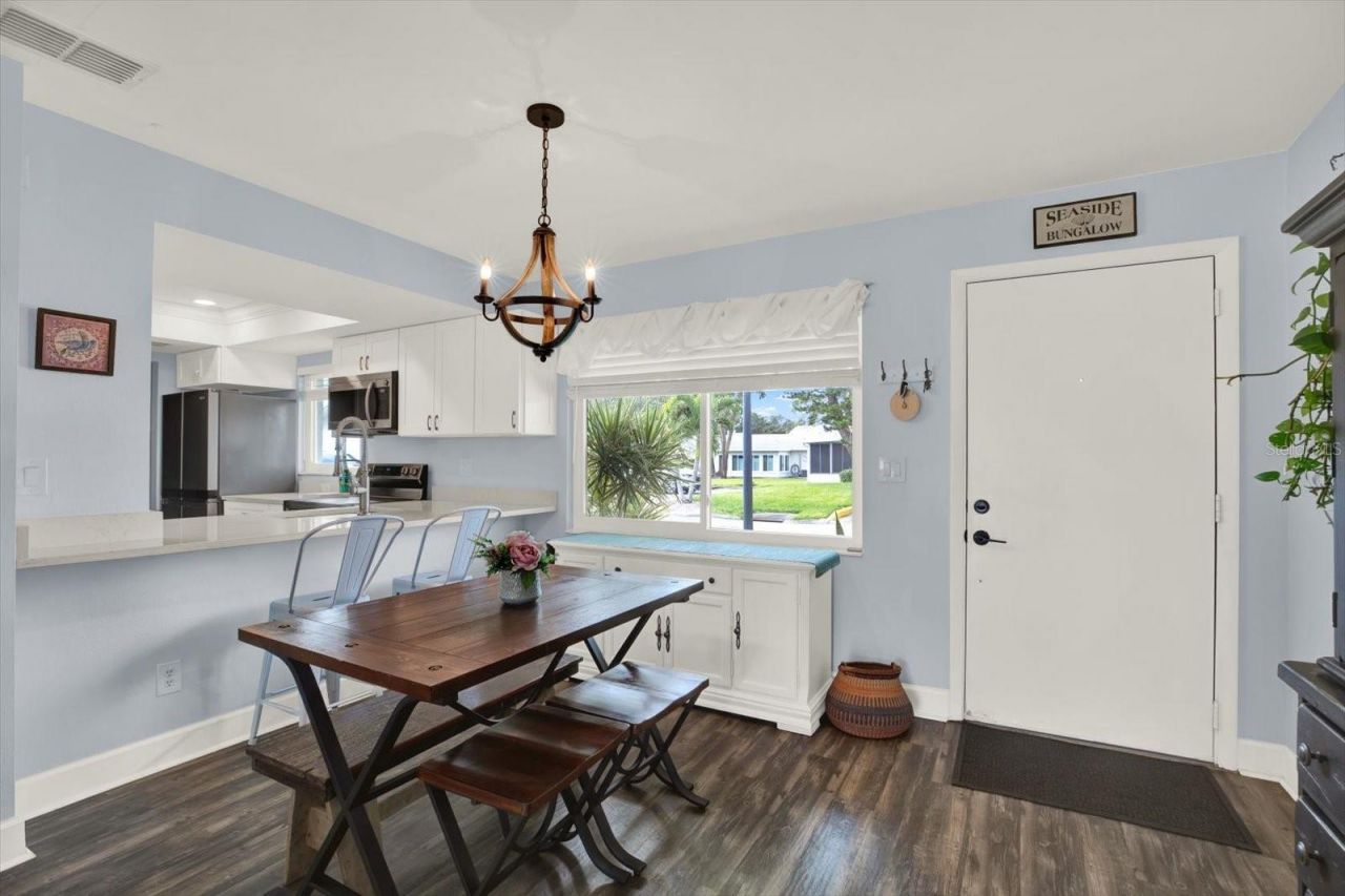 3344 37th Way S, Unit C1, Saint Petersburg, FL 33711 Photo