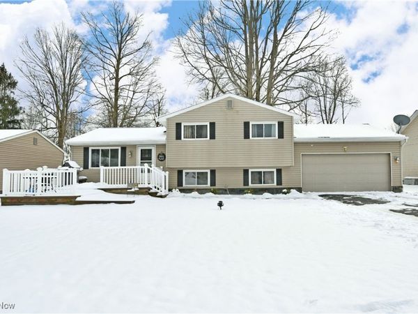 3123 Malibu Drive SW, Warren, OH 44481