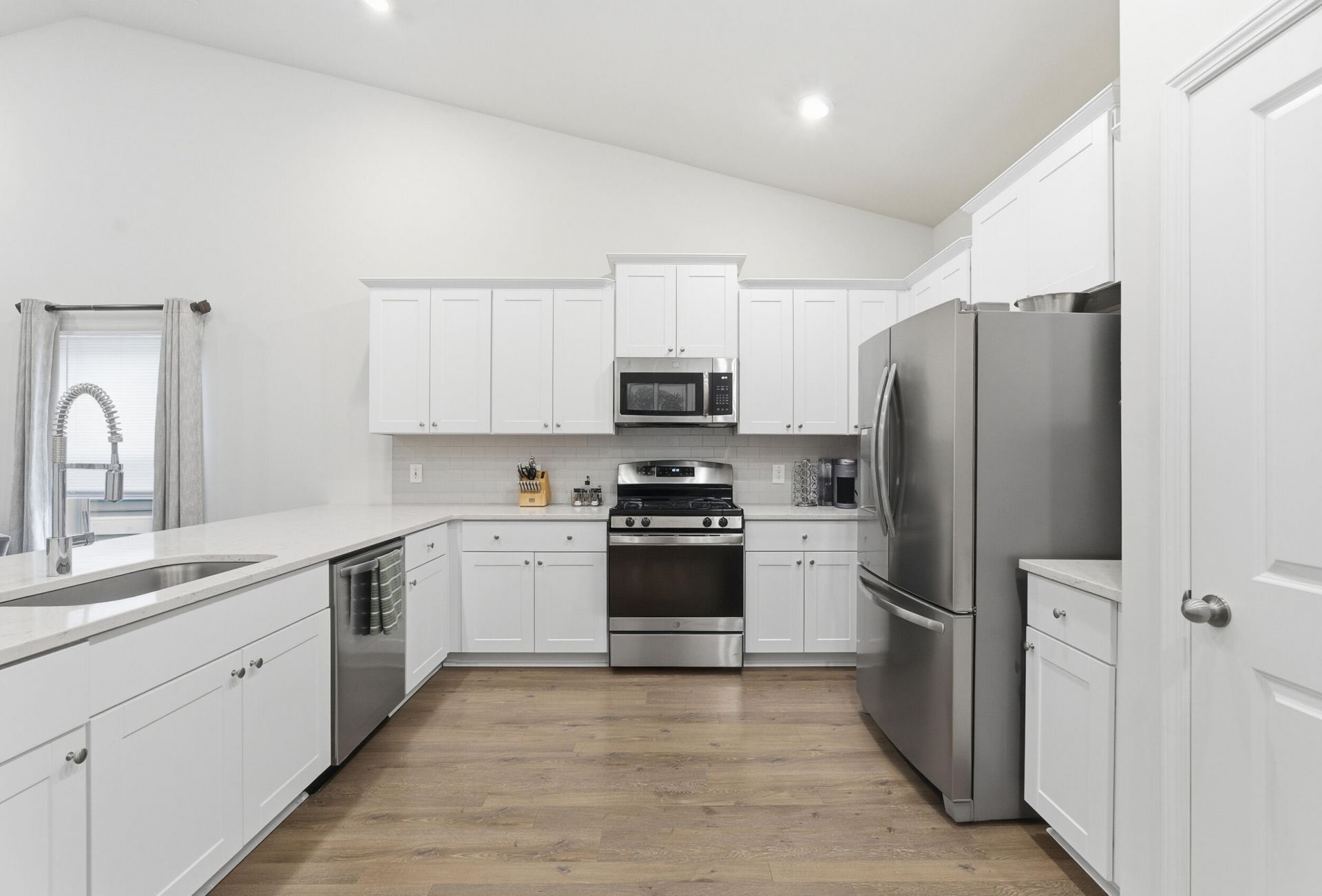 440 Richfield Way Photo 6