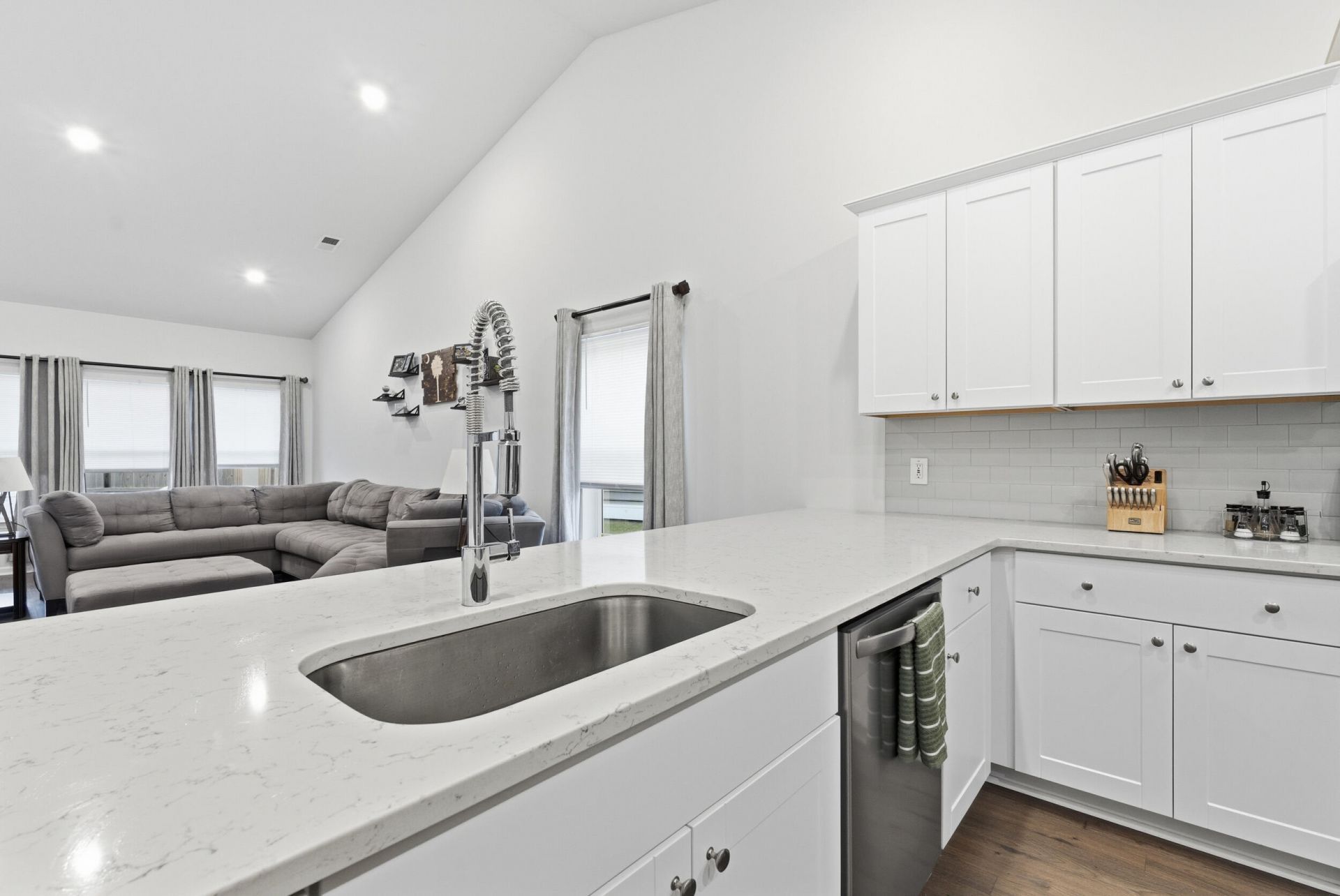 440 Richfield Way Photo 8