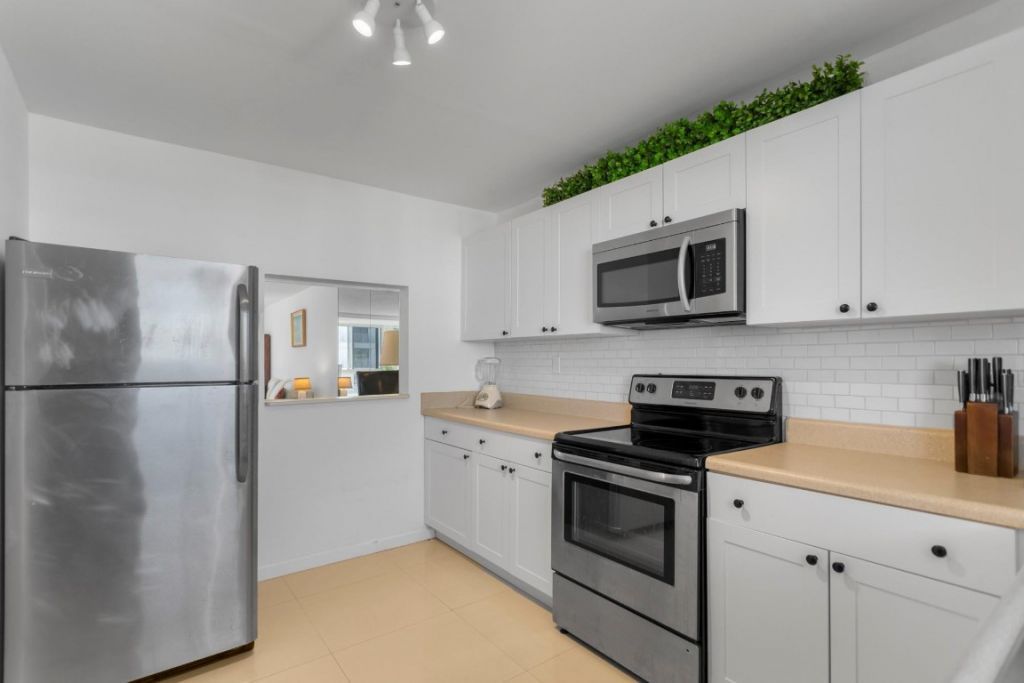 3100 NE 49th Street, Unit 1008, Fort Lauderdale, FL 33308 Photo