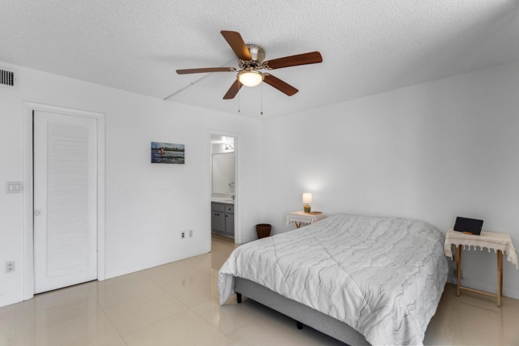 3100 NE 49th Street, Unit 1008, Fort Lauderdale, FL 33308 Photo